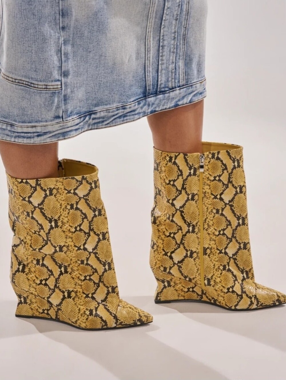 Yellow Snake Print Wedge Boots - Women's Fashion Ankle Boots Sz 9
